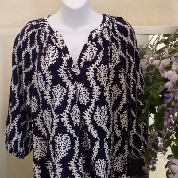Crown & Ivy Printed Vines Blouse - Picture 2 of 12
